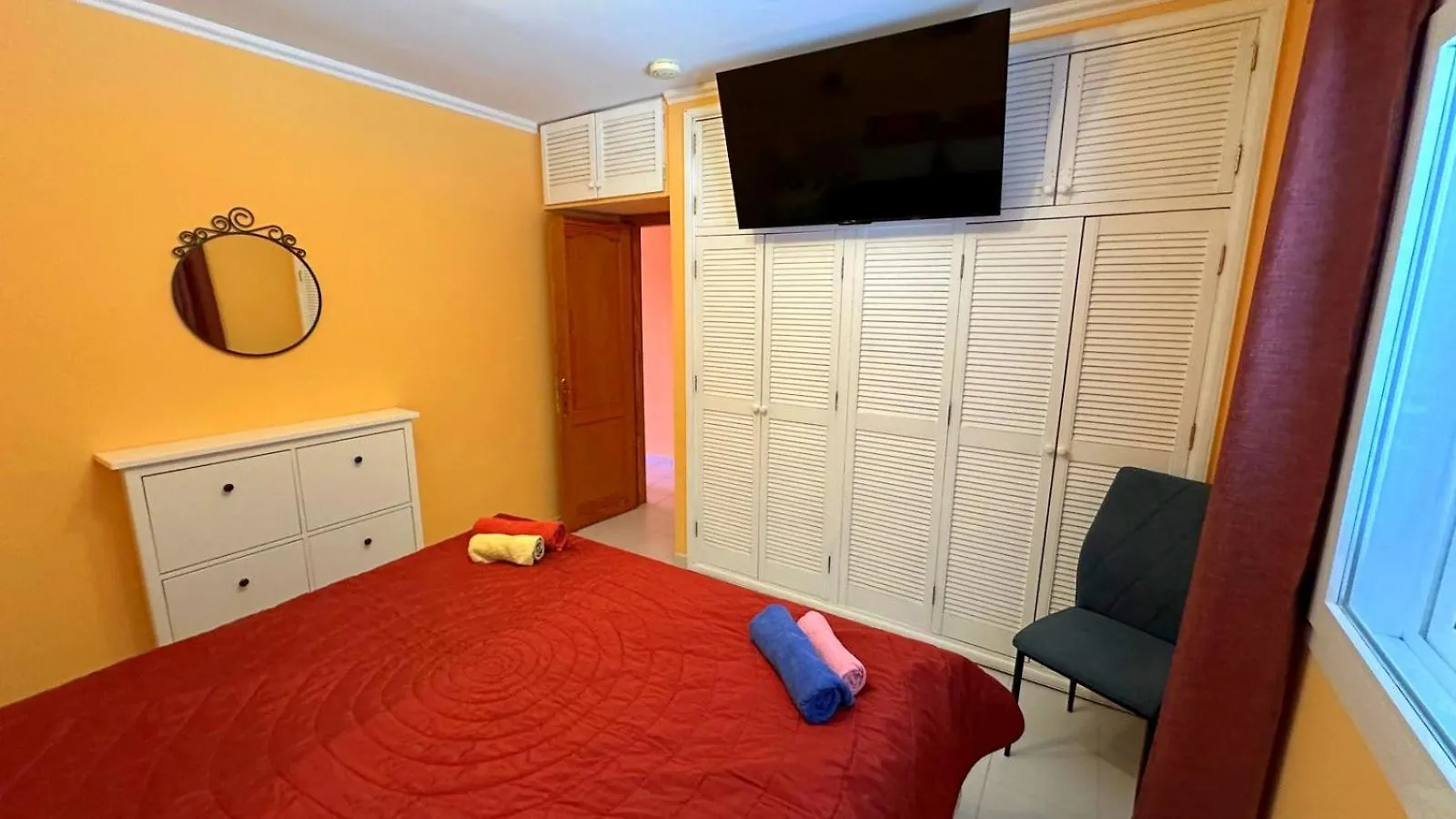 App 308 - Wundervoller Meerblick, Sehr Zentrale Lage, Angenehm Ruhig Tias Apartment